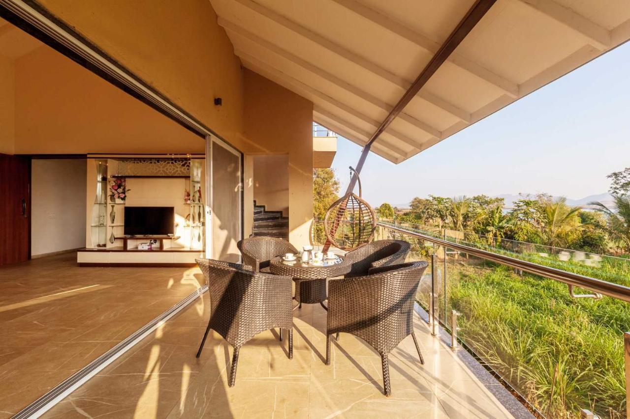 Luna Villa By Stayvista - Lakeside Charm With Terrace, Lush Lawn & Modern Decor Nashik Buitenkant foto