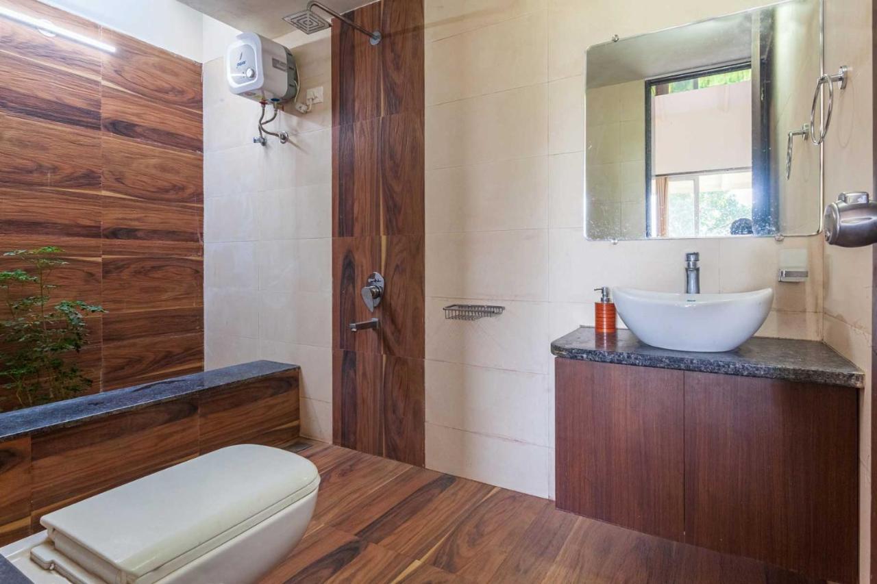 Luna Villa By Stayvista - Lakeside Charm With Terrace, Lush Lawn & Modern Decor Nashik Buitenkant foto