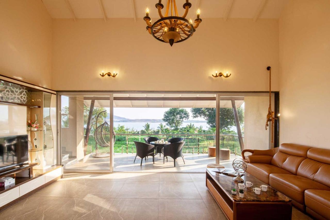 Luna Villa By Stayvista - Lakeside Charm With Terrace, Lush Lawn & Modern Decor Nashik Buitenkant foto