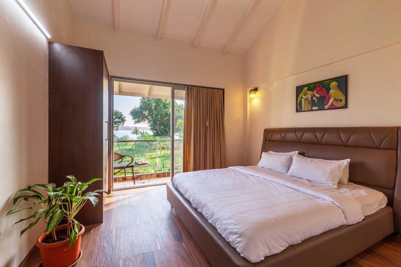 Luna Villa By Stayvista - Lakeside Charm With Terrace, Lush Lawn & Modern Decor Nashik Buitenkant foto